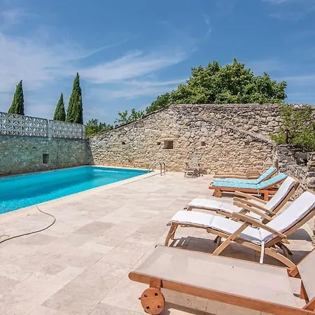 Grand De Caractère 25 Personnes Piscine * Ners
