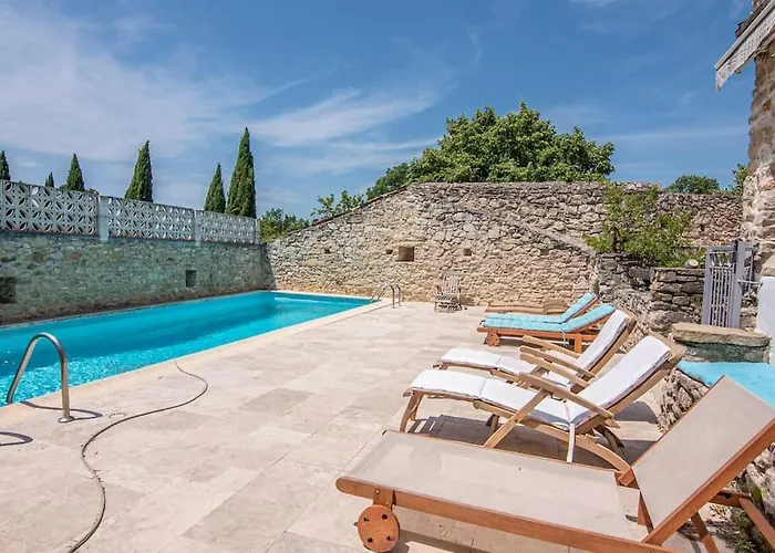 Grand De Caractere 25 Personnes Piscine * Ners