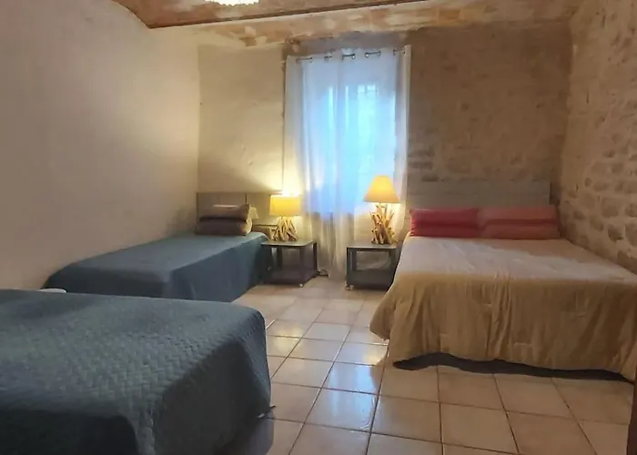 Grand De Caractere 25 Personnes Piscine *